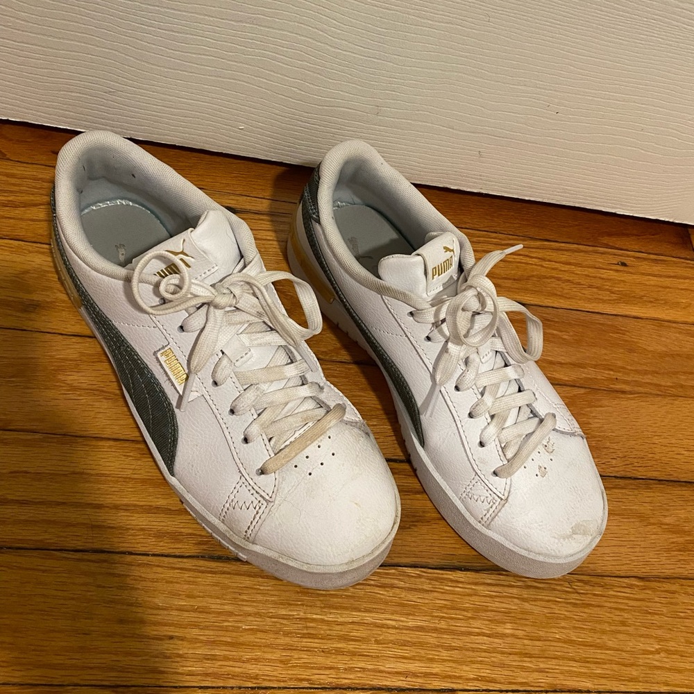 Puma White Sneakers with Green Stripe